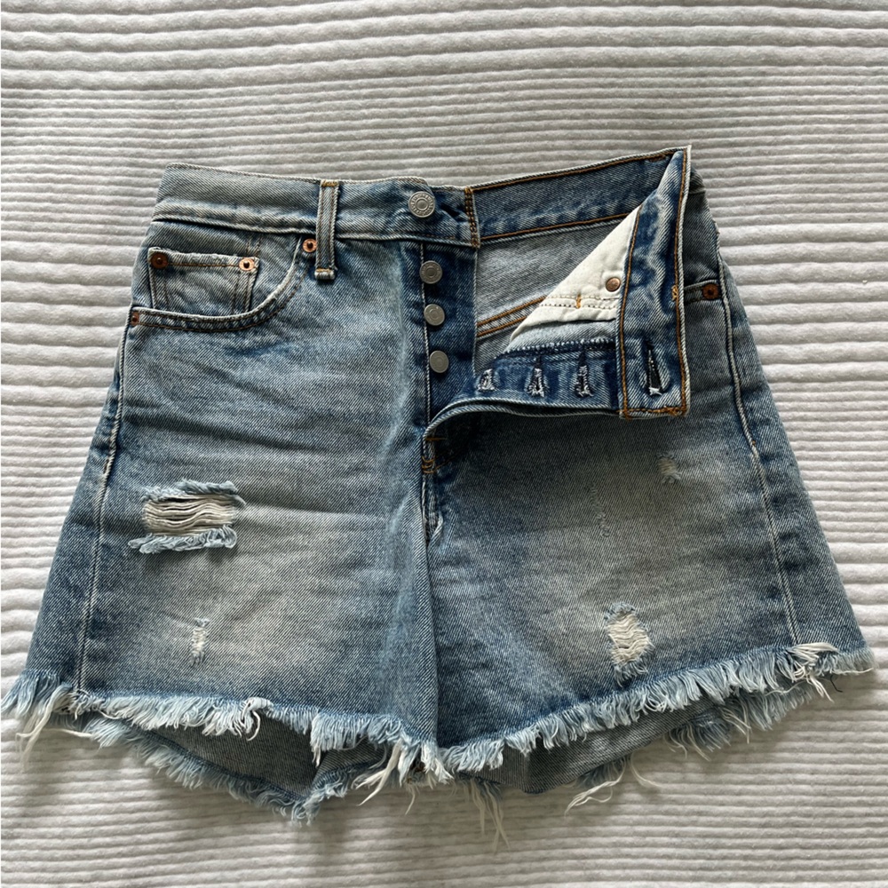 Levi’s Jean Shorts - Size 26